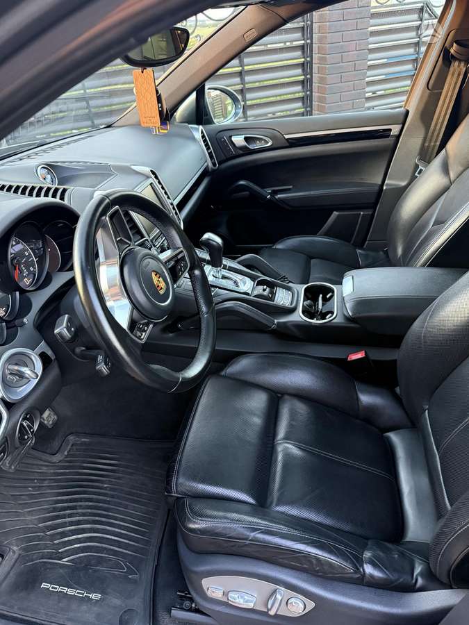 Porsche Cayenne - 12