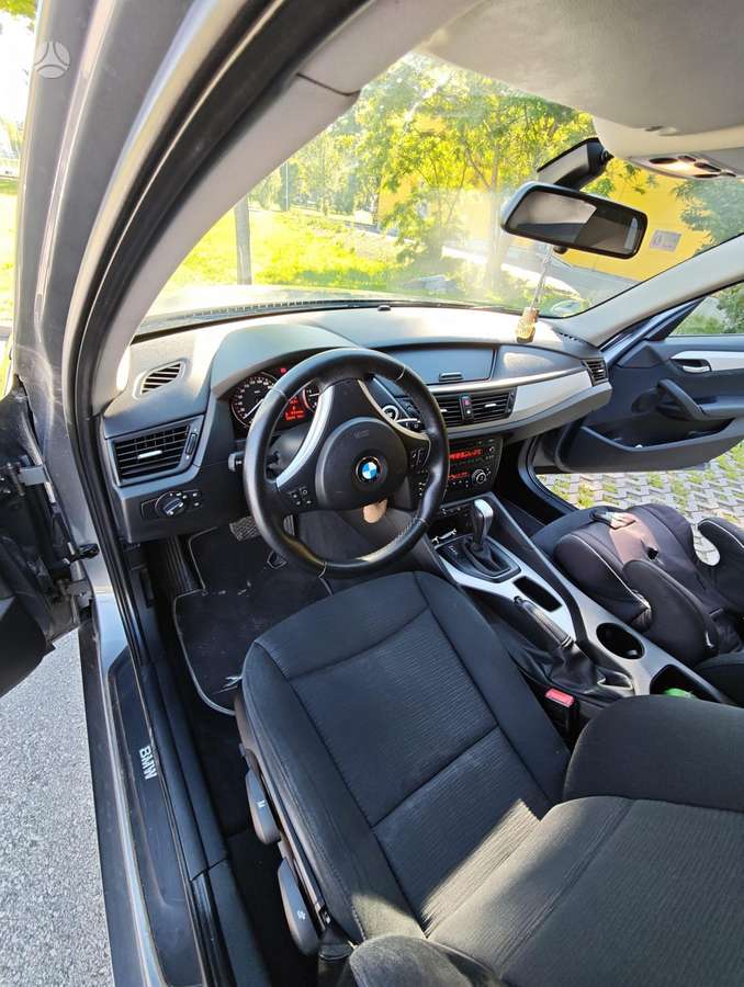 BMW X1, 2.0 l., hatchback