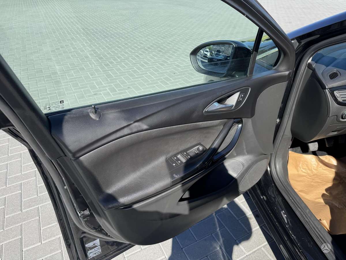 Opel Astra, 1.2 l., hatchback