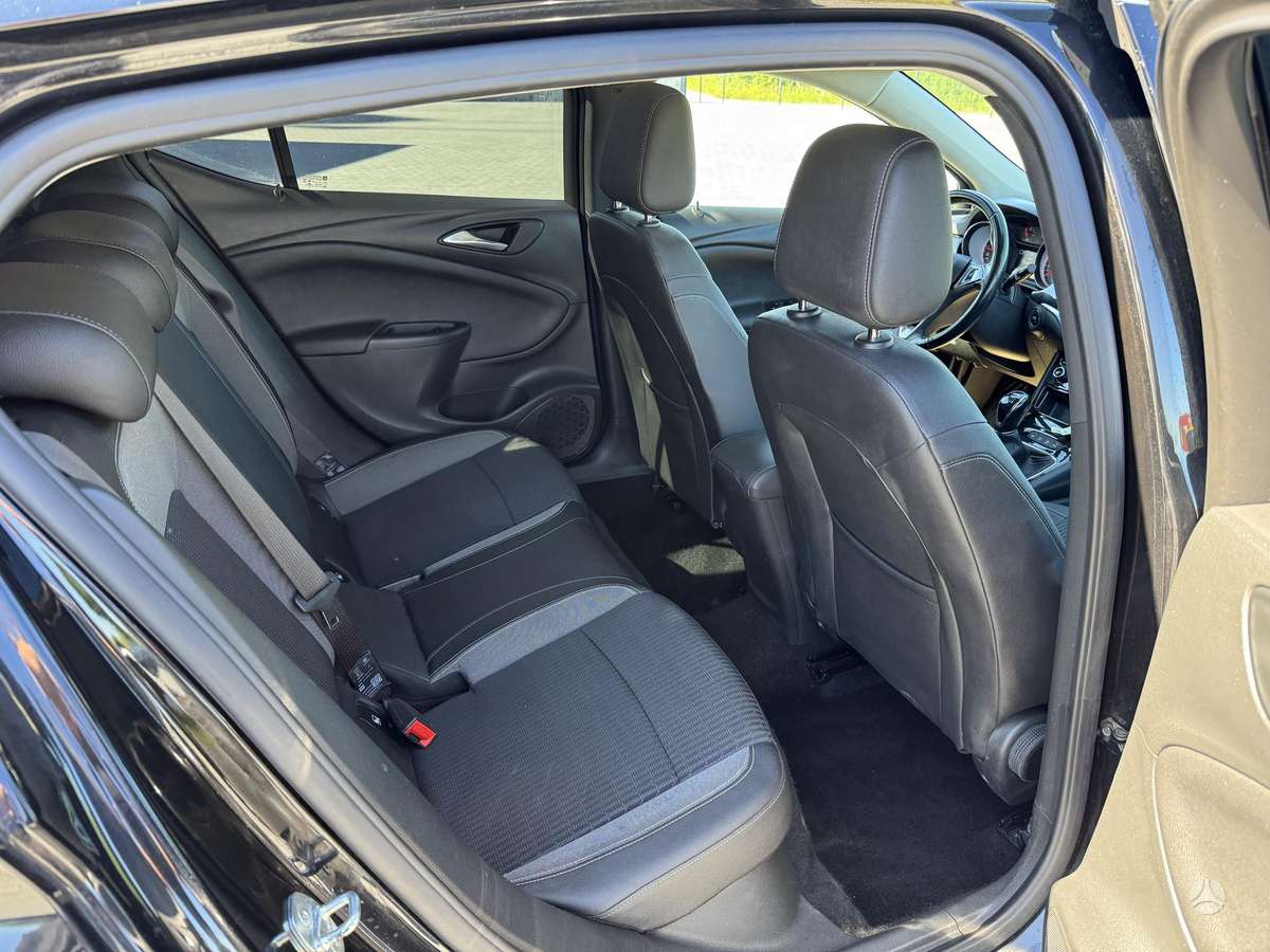 Opel Astra, 1.2 l., hatchback