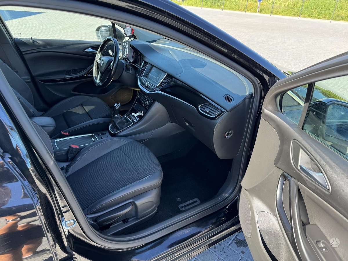 Opel Astra, 1.2 l., hatchback