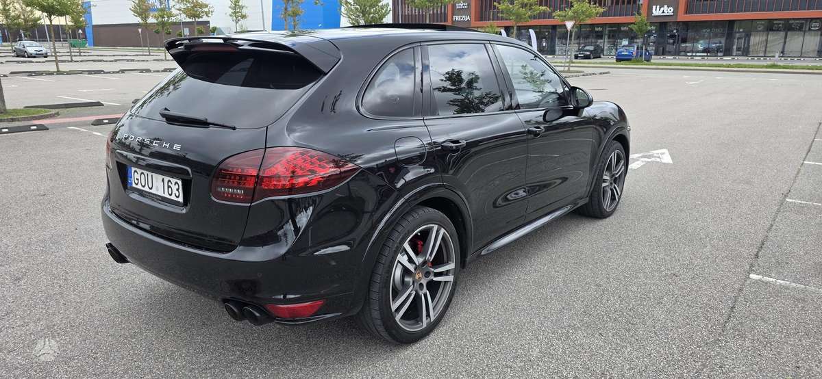 Porsche Cayenne - 3