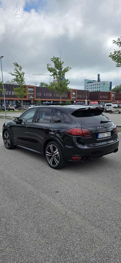 Porsche Cayenne - 4