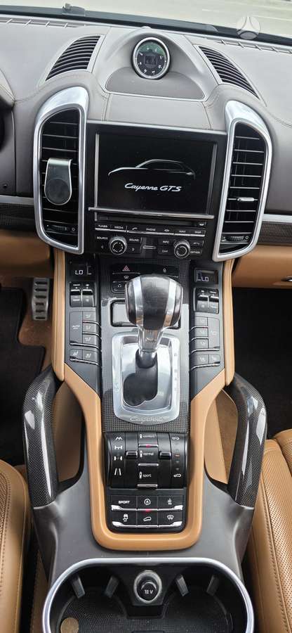 Porsche Cayenne - 9