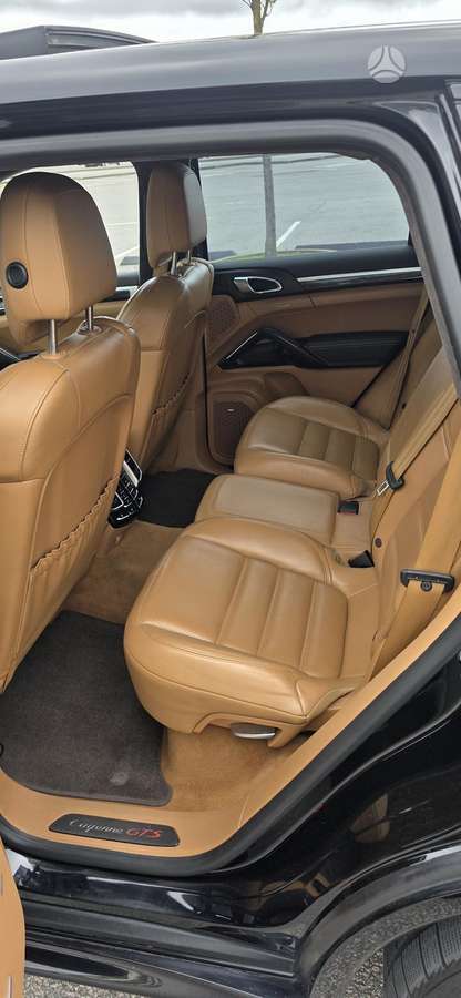 Porsche Cayenne - 10