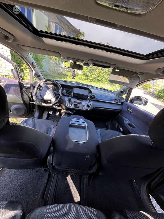 Honda FR-V, 2.2 l., Минивэн
