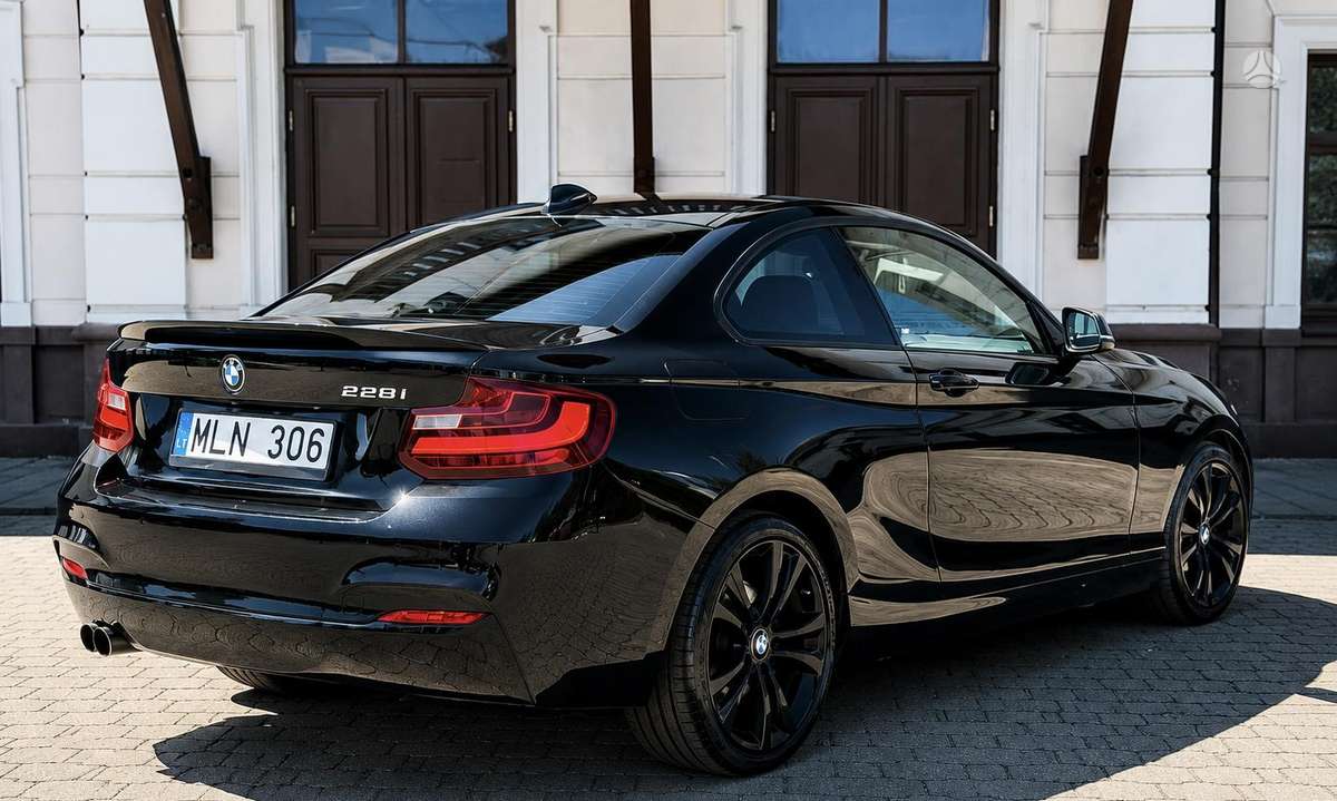 BMW 228, 2.0 l., Купе (coupe)