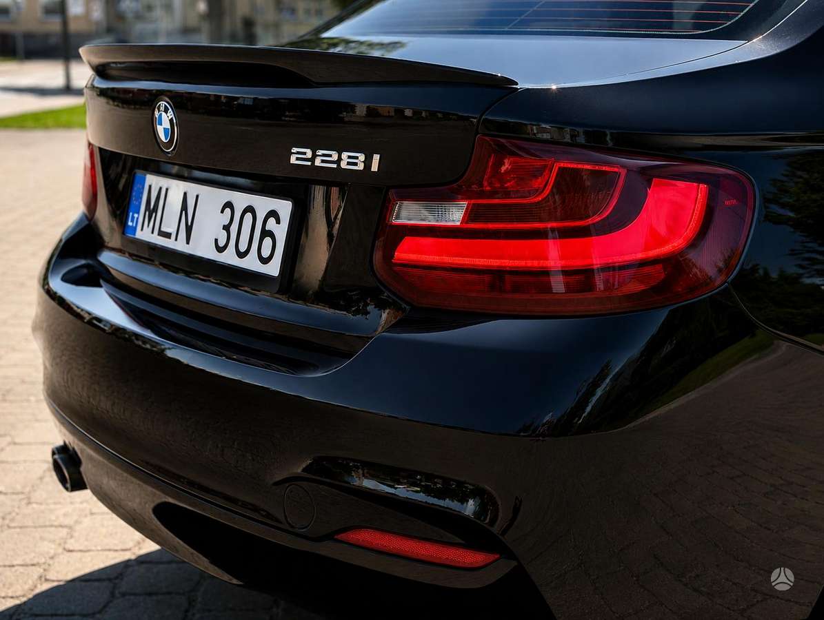 BMW 228, 2.0 l., coupe