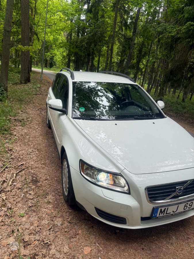 Volvo V50, Универсал