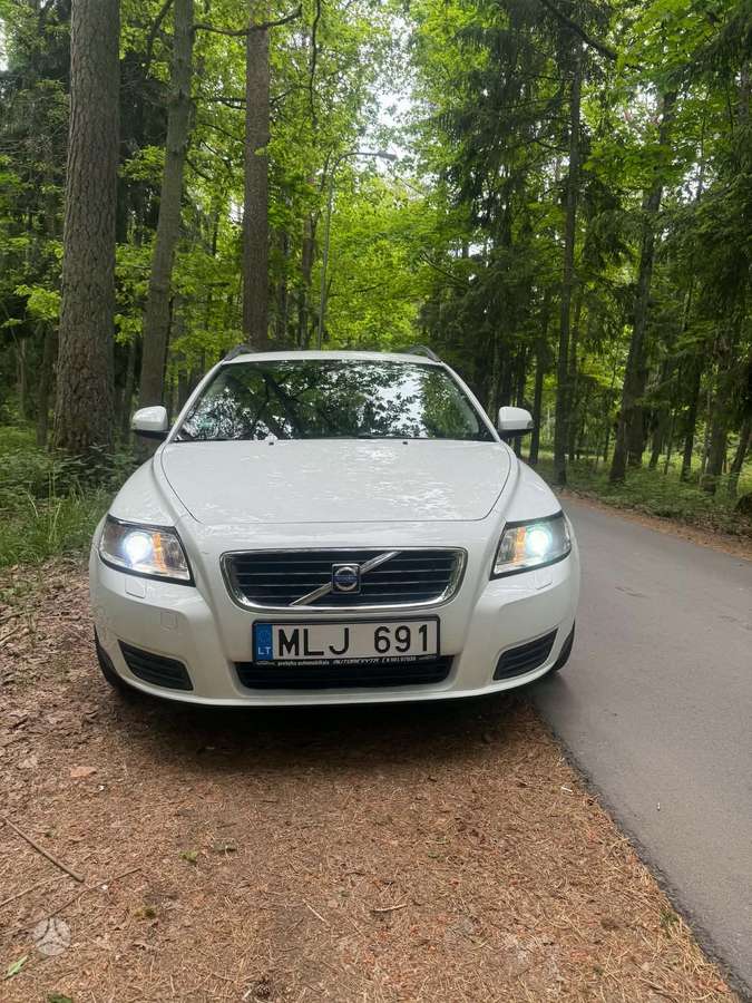 Volvo V50, Универсал