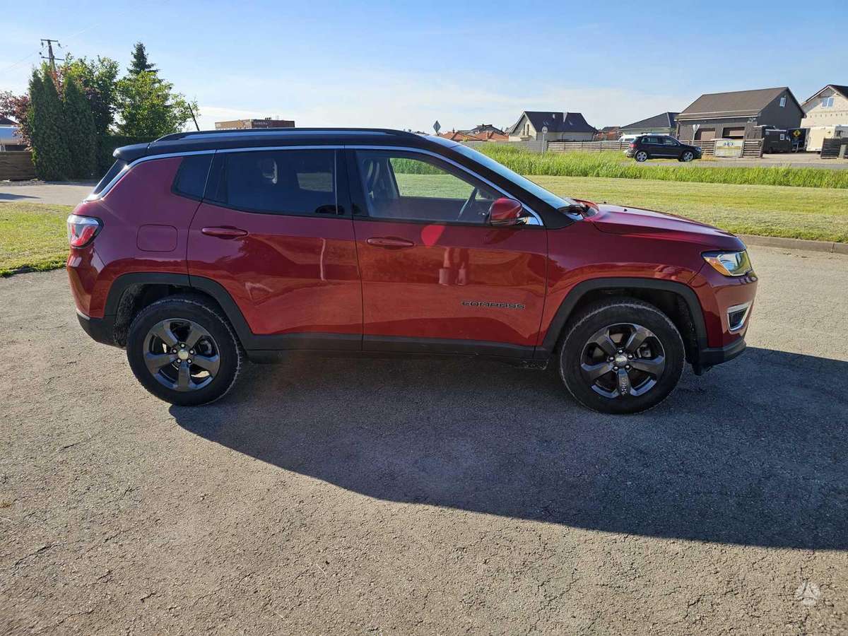 Jeep Compass, 2.4 l., off-road / crossover