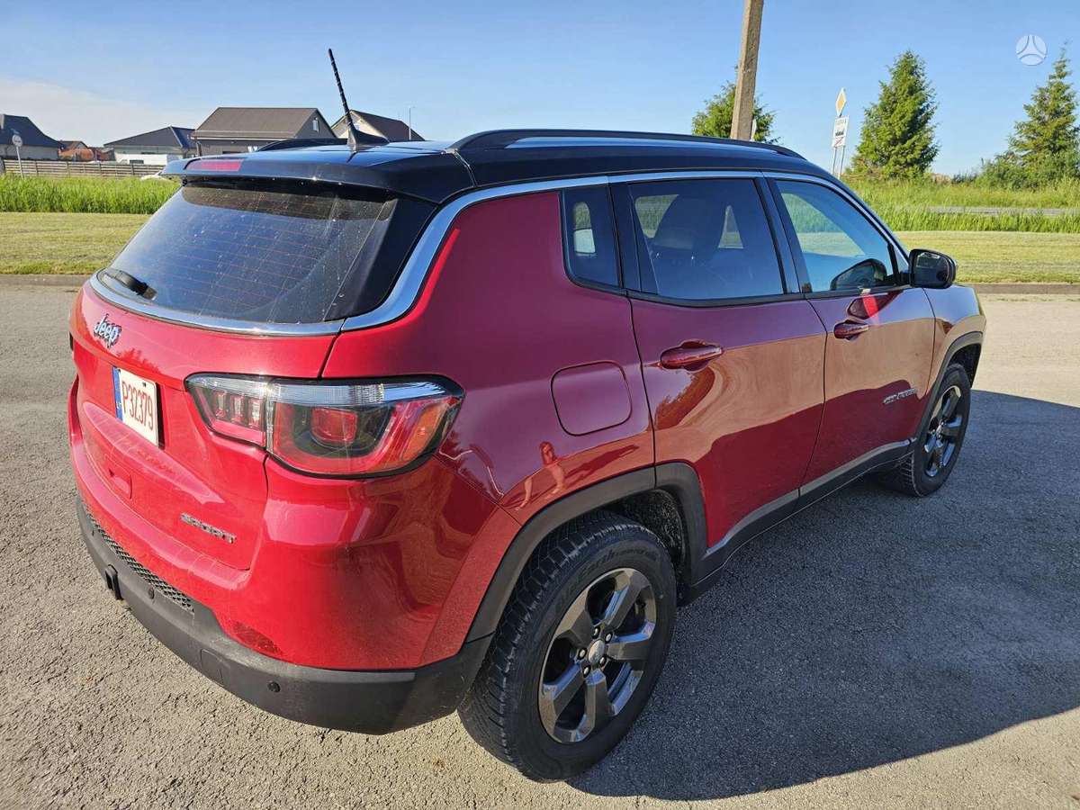 Jeep Compass, 2.4 l., off-road / crossover
