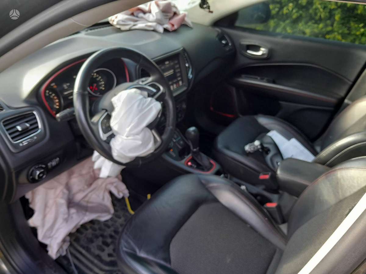 Jeep Compass, 2.4 l., off-road / crossover