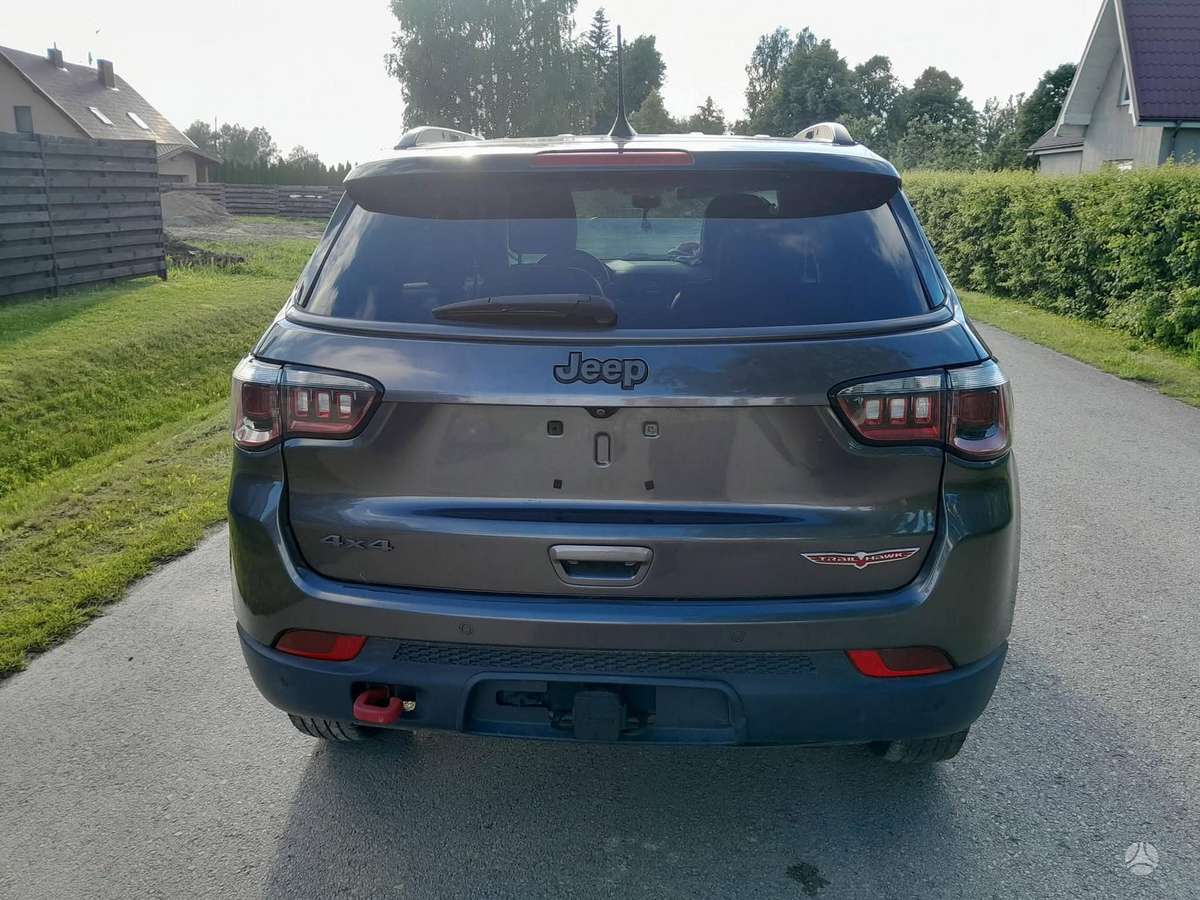 Jeep Compass, 2.4 l., off-road / crossover