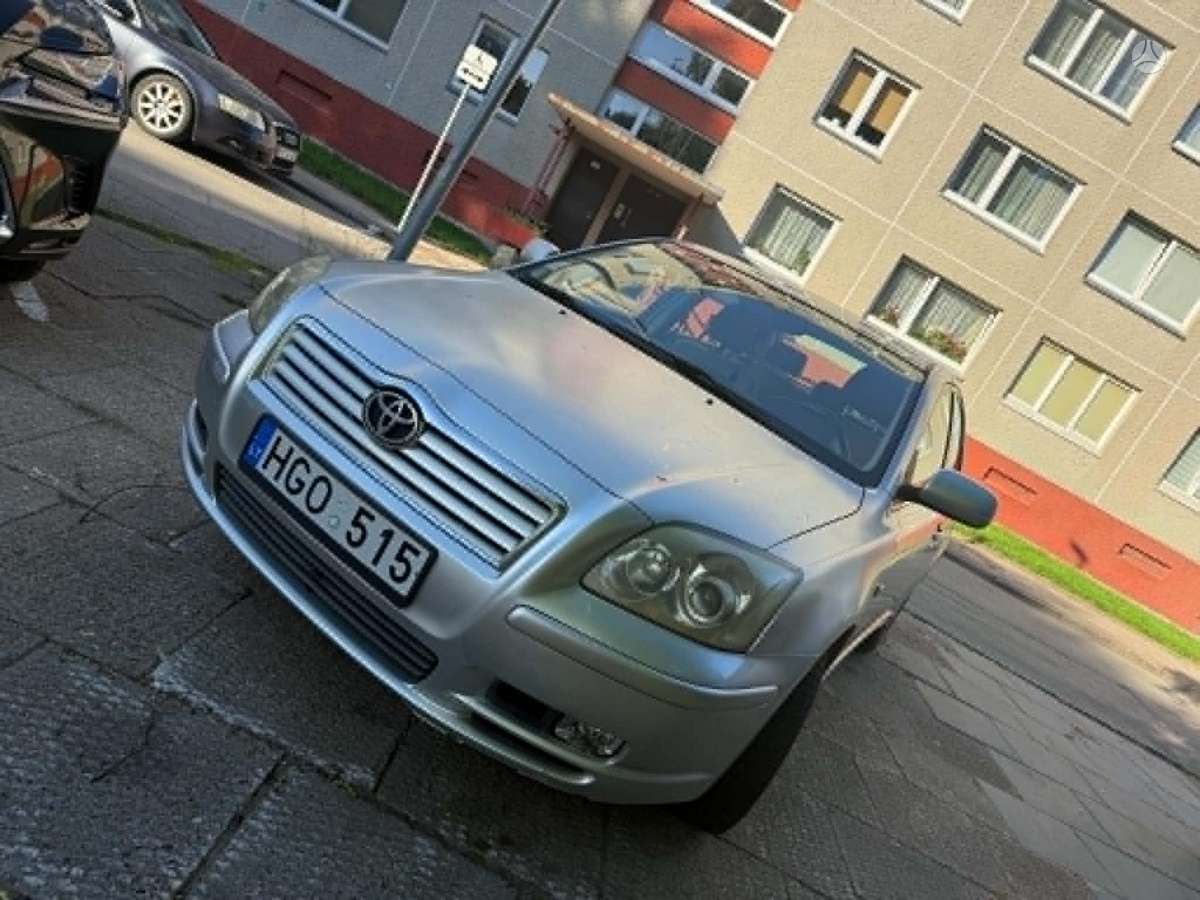 Toyota Avensis - 4