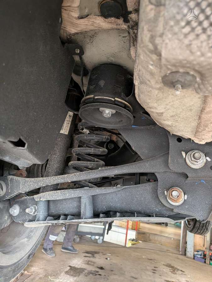 BMW 330, 2.0 l., Седан