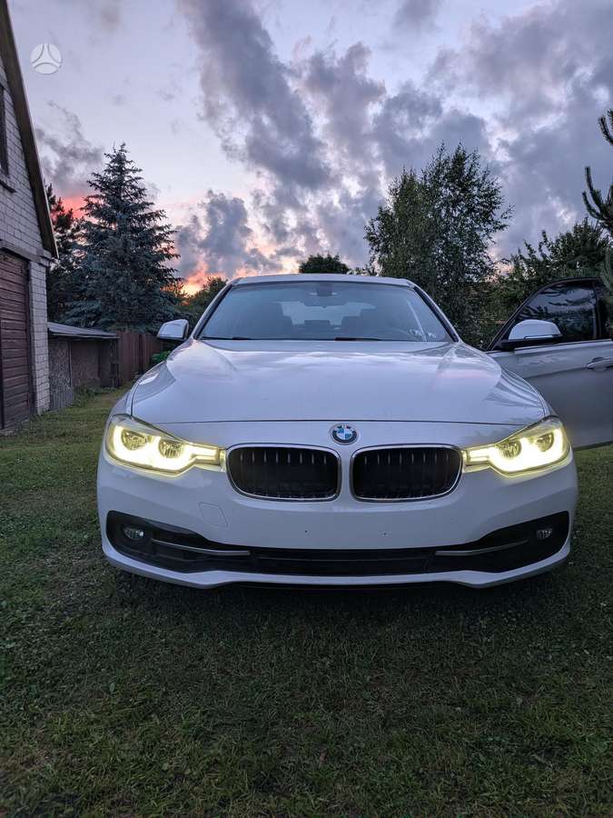 BMW 330, 2.0 l., Седан