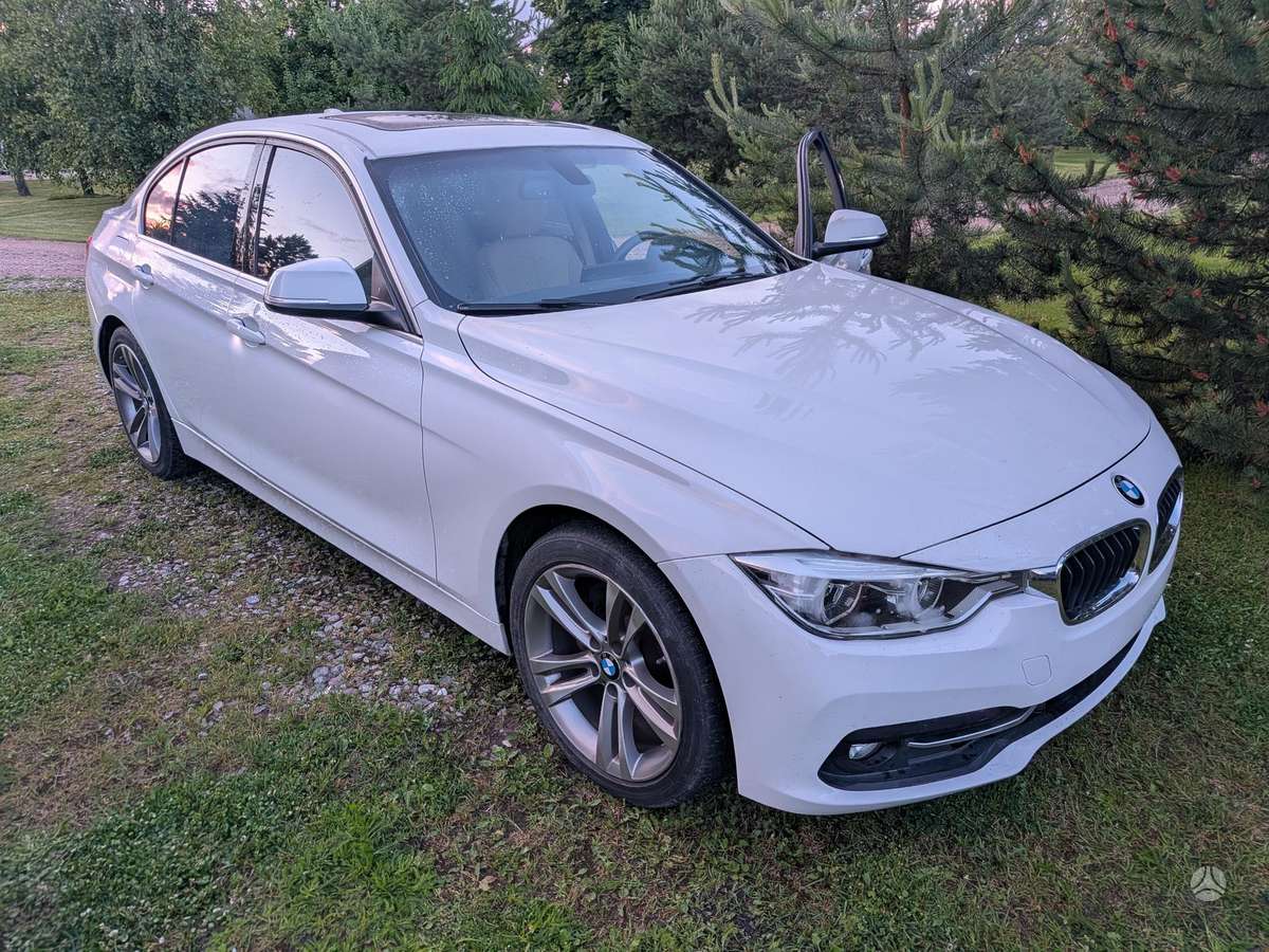 BMW 330, 2.0 l., Седан