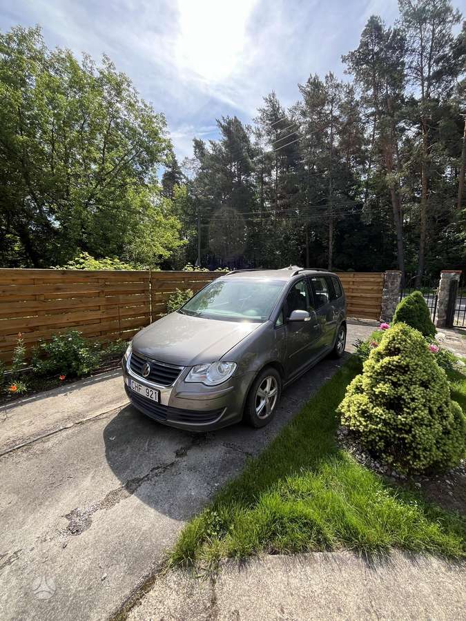 Volkswagen Touran - 3