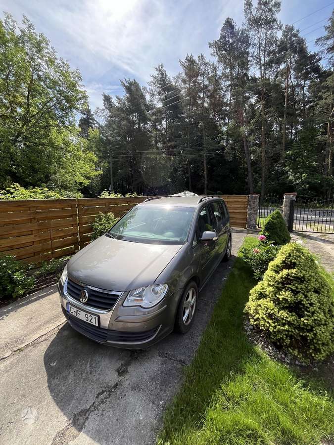 Volkswagen Touran - 5