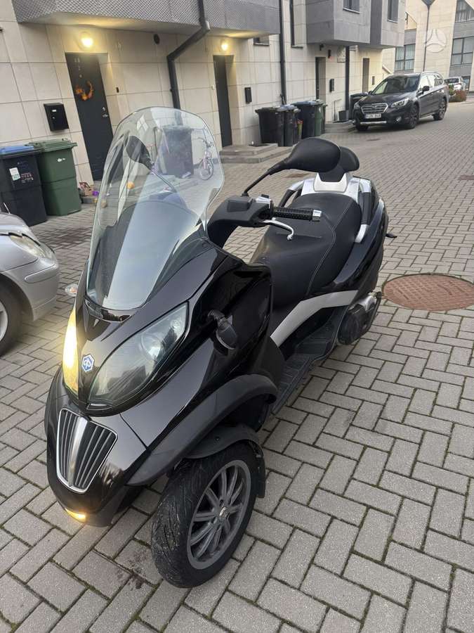 Piaggio MP3, trikes