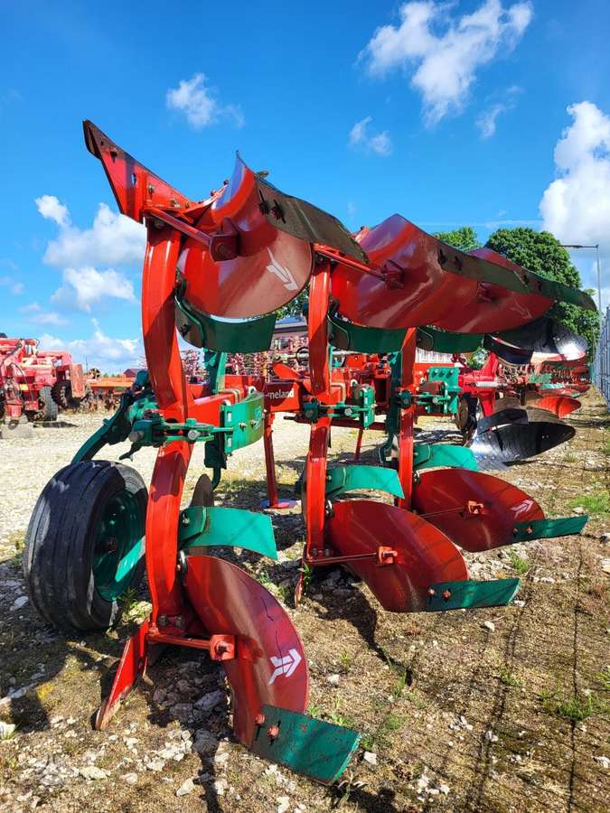 Kverneland 3x3 ES Vario, плуги