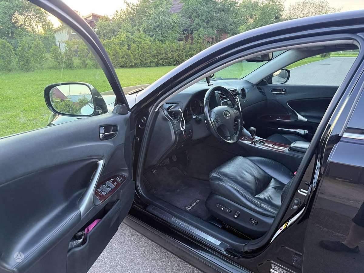 Lexus IS 250, 2.5 l., Седан