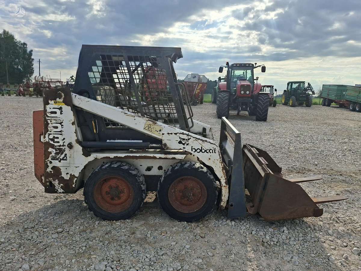 Bobcat 553, mini loaders