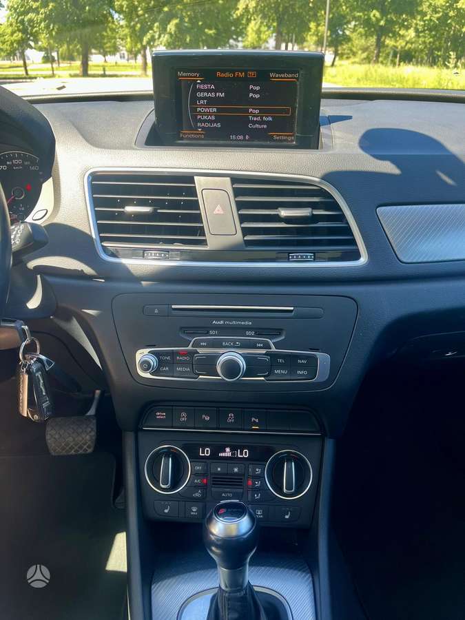 Audi Q3, 2.0 l., mpv / minivan