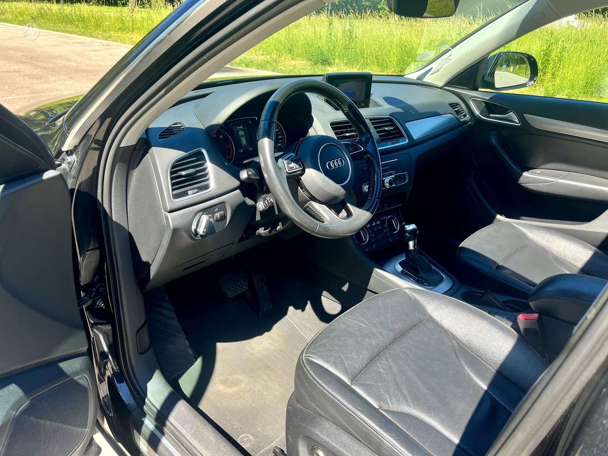 Audi Q3, 2.0 l., mpv / minivan