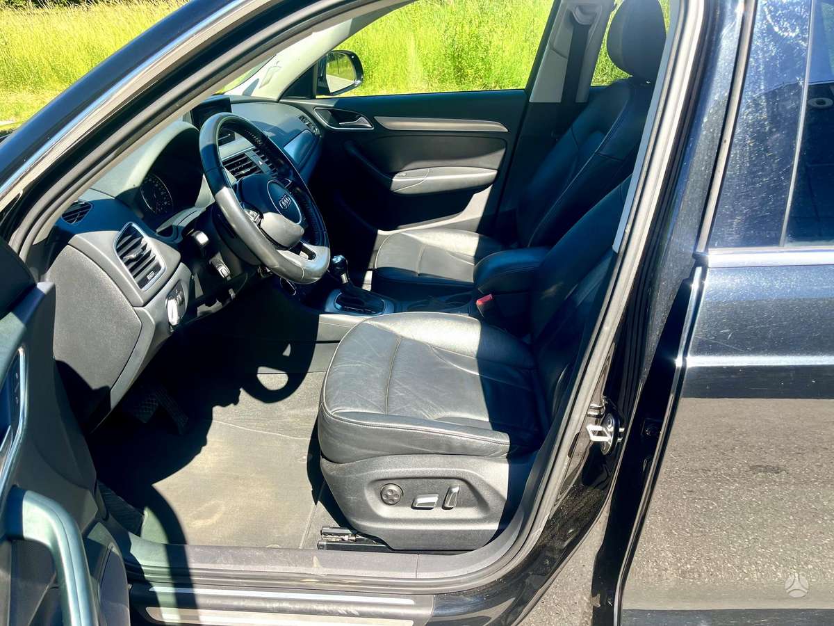 Audi Q3, 2.0 l., mpv / minivan
