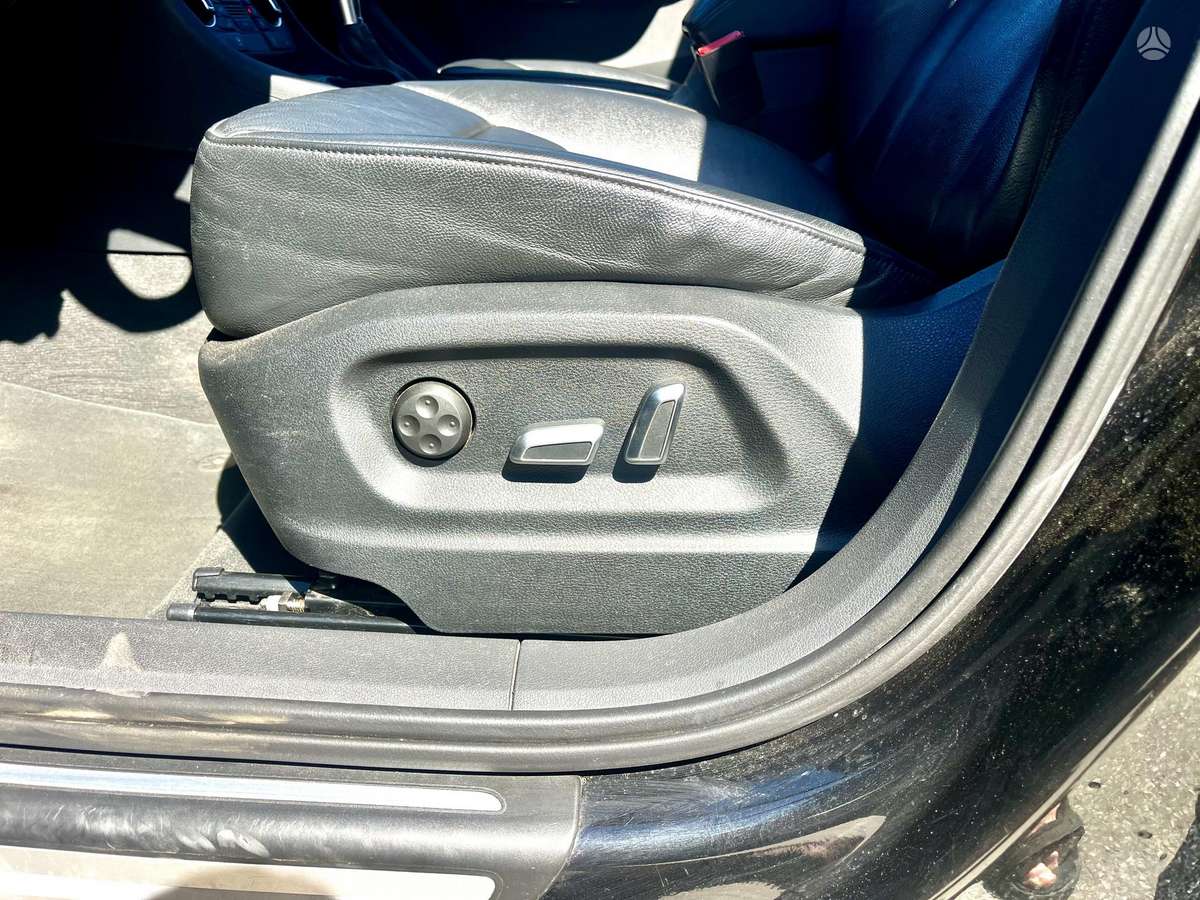 Audi Q3, 2.0 l., mpv / minivan