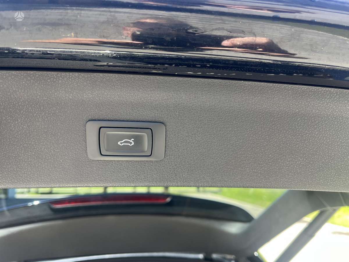 Audi Q3, 2.0 l., mpv / minivan