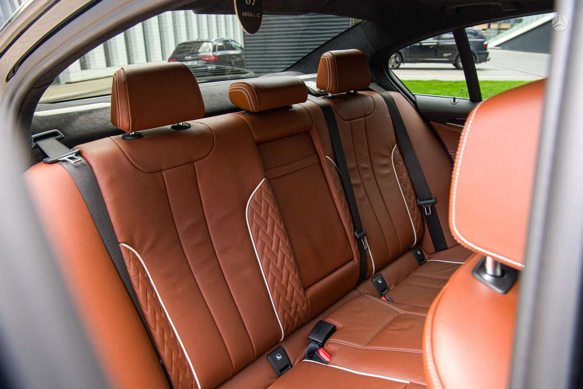 BMW M550, 3.0 l., Седан