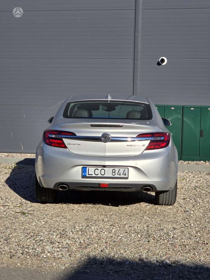 Opel Insignia, 2.0 l., Седан