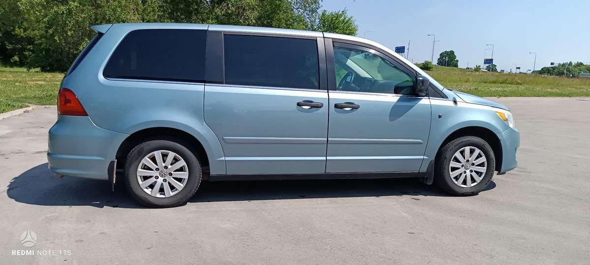 Volkswagen Routan - 7
