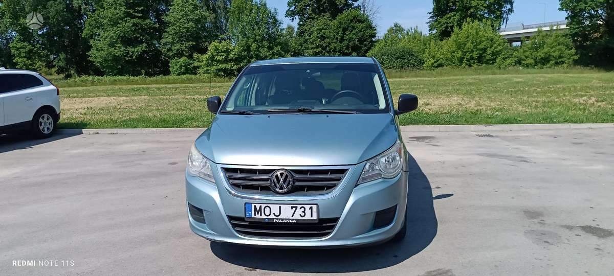 Volkswagen Routan - 3