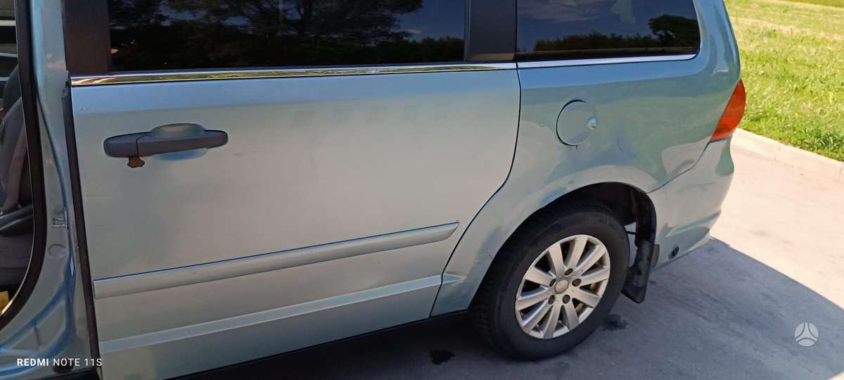 Volkswagen Routan - 12