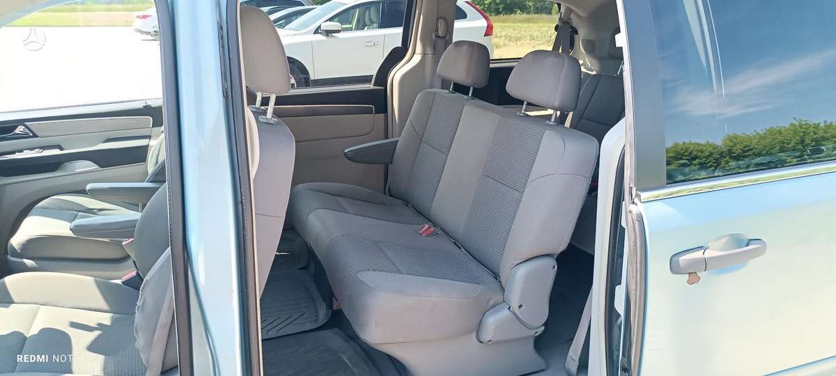 Volkswagen Routan - 9