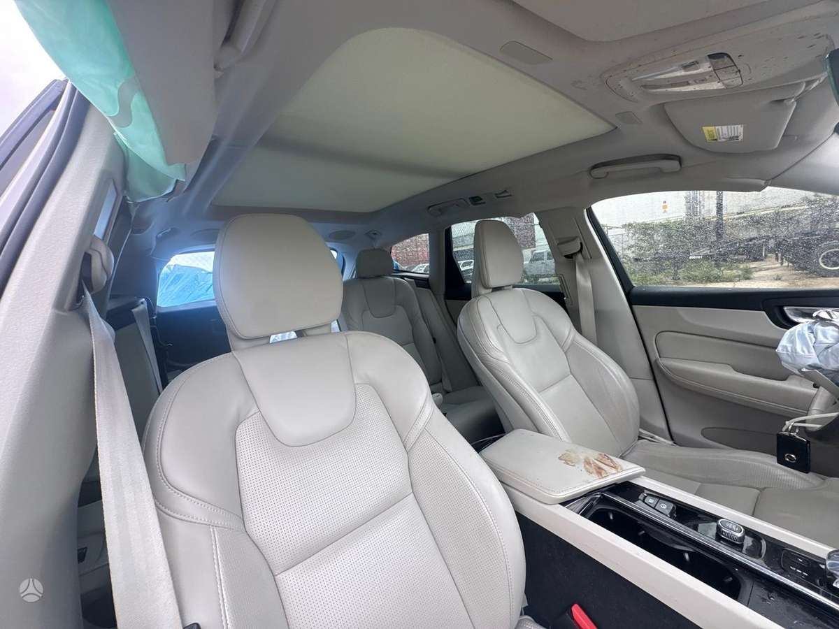 Volvo XC60 - 8