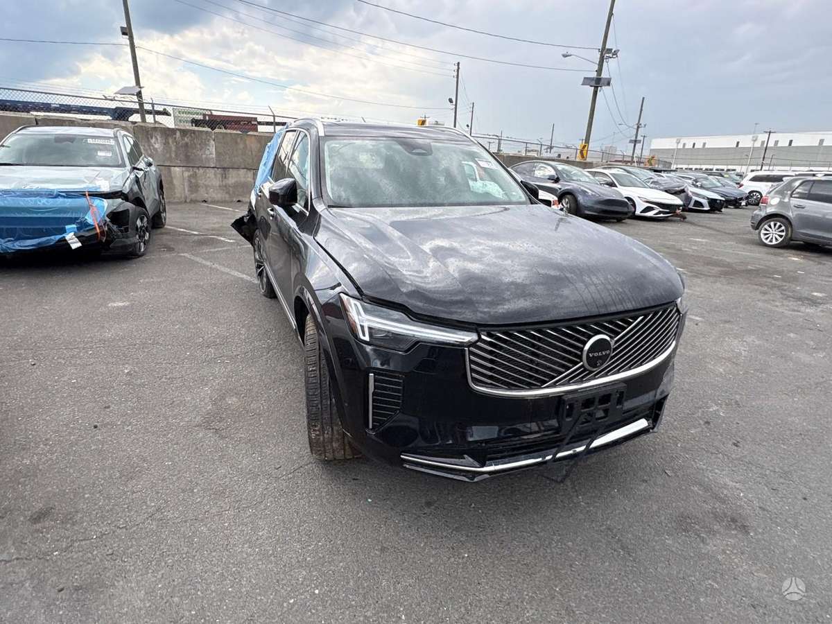 Volvo XC90 - 1