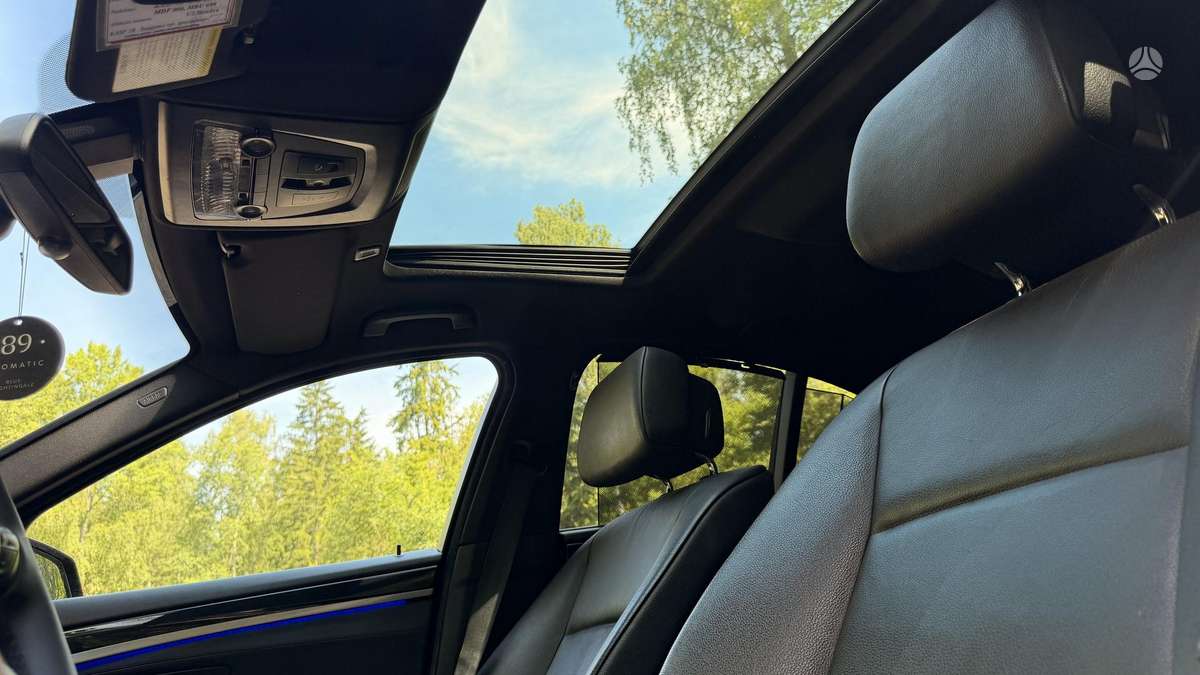 BMW 520, 2.0 l., Седан