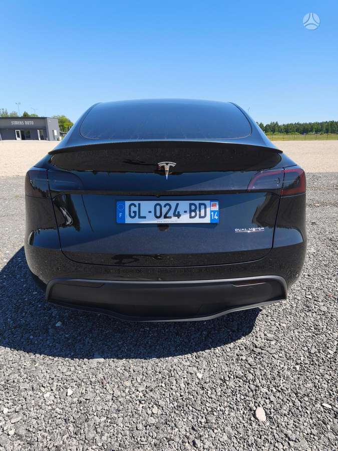 Tesla Model Y, off-road / crossover
