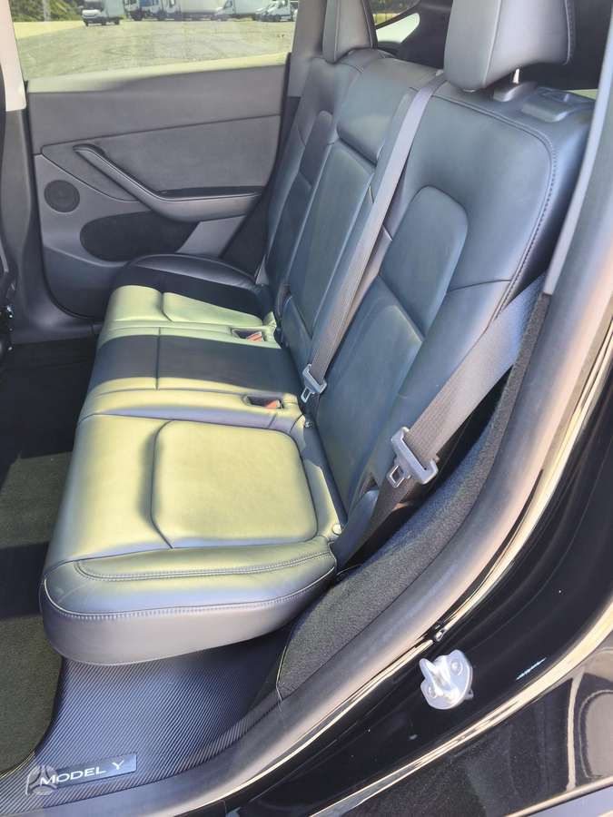 Tesla Model Y, Внедорожник / Кроссовер