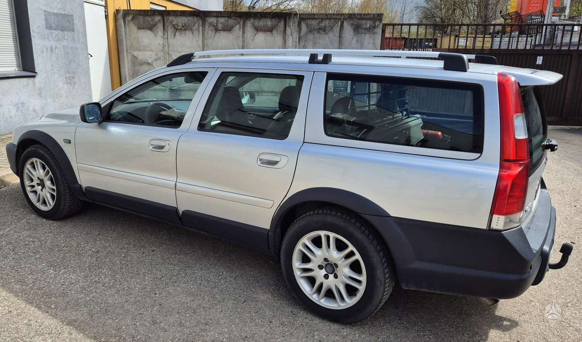 Volvo XC70, 2.4 l., wagon