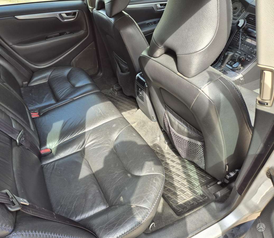 Volvo XC70, 2.4 l., wagon