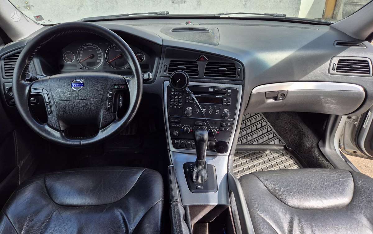 Volvo XC70, 2.4 l., wagon