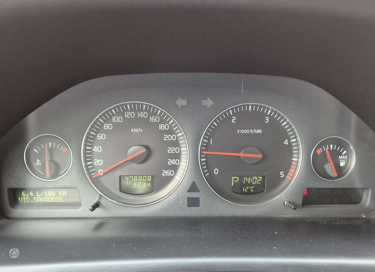 Volvo XC70, 2.4 l., wagon