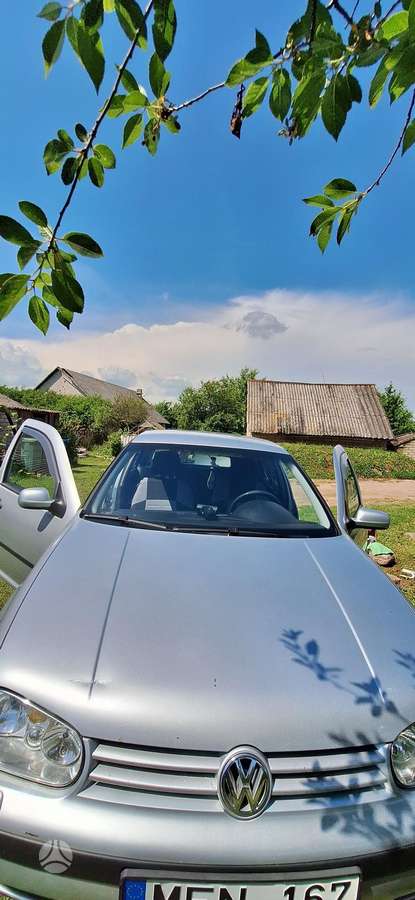 Volkswagen Golf - 1