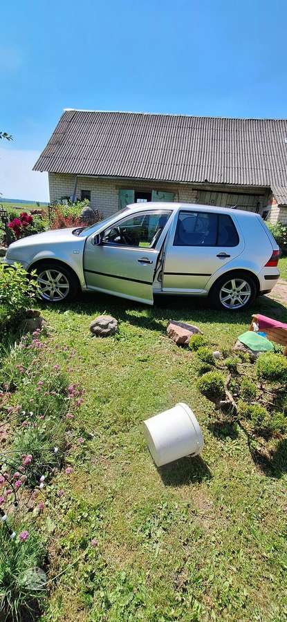 Volkswagen Golf - 2